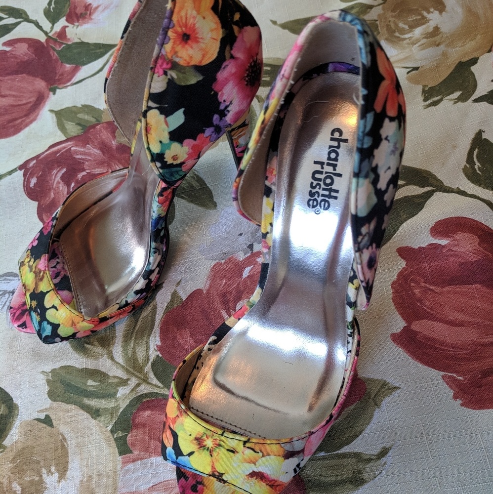 Floral heels I'm open to Offers
